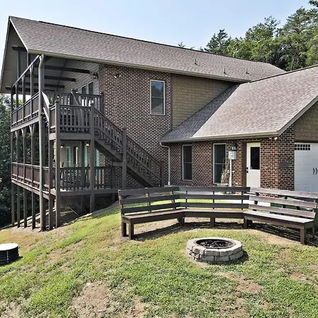 Pet-Friendly Smoky Mountain Retreat With Game Room!